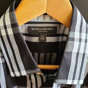 Banana Republic Black & White Plaid Dress Shirt – Tailored Slim Fit (Medium)